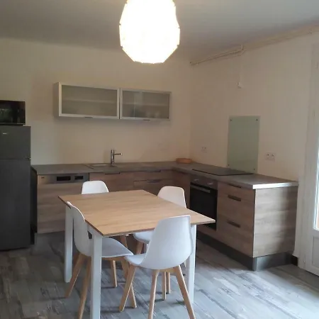 Bdb Nid Douillet Au Rdc Rando Ressourcante Daire Bagnères-de-Bigorre