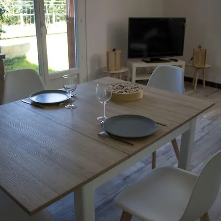 아파트 Bdb Nid Douillet Au Rdc Rando Ressourcante *