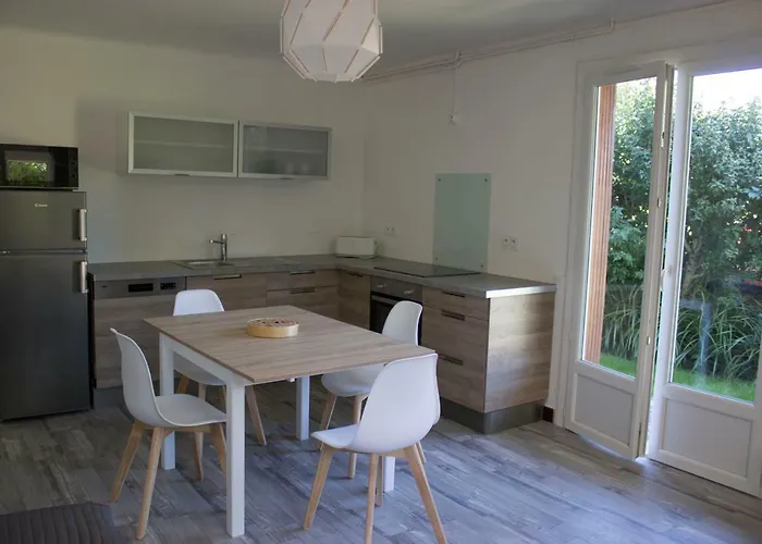 Bdb Nid Douillet Au Rdc Rando Ressourcante Bagnères-de-Bigorre